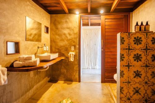 Bathroom, La Cozinha Bungalow in Barra Grande Bathroom, La Cozinha Bungalow in Barra Grande