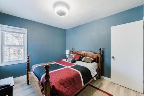 Cozy 3BR Home in Oakdale with BBQ & Private Patio! in 明尼蘇達州奧克代爾 (MN) Cozy 3BR Home in Oakdale with BBQ & Private Patio! in 明尼蘇達州奧克代爾 (MN)