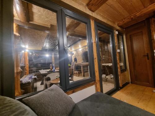 Jajce lake cottage-Plivsko jezero in Jajce Jajce lake cottage-Plivsko jezero in Jajce