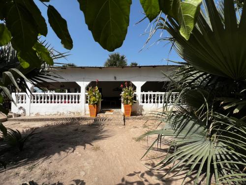 Restaurant, Mama Folonko Lodge with private Beach Paradise in Gunjur Restaurant, Mama Folonko Lodge with private Beach Paradise in Gunjur