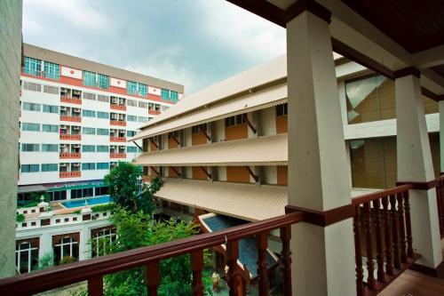 A szálláshely kívülről, iCheck inn Thapra in Thonburi A szálláshely kívülről, iCheck inn Thapra in Thonburi