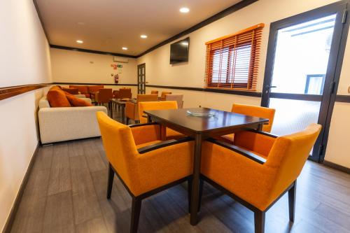 Létesítmények, Hotel Machaco in Alburquerque Létesítmények, Hotel Machaco in Alburquerque