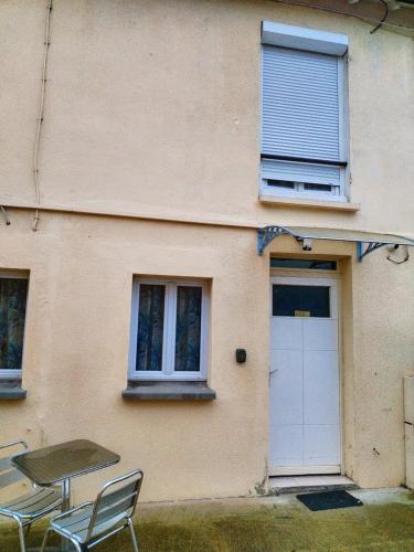 Exterior view, Dolisie, charming 2 rooms 20 minutes from Paris in Le Blanc Mesnil Exterior view, Dolisie, charming 2 rooms 20 minutes from Paris in Le Blanc Mesnil