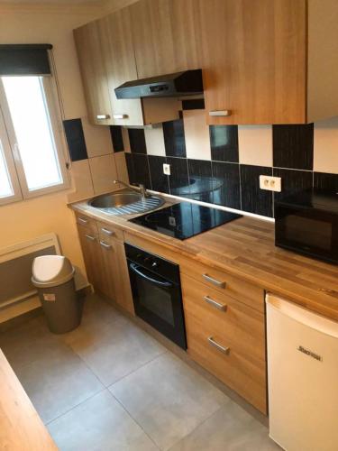 Kitchen, Dolisie, charming 2 rooms 20 minutes from Paris in Le Blanc Mesnil Kitchen, Dolisie, charming 2 rooms 20 minutes from Paris in Le Blanc Mesnil