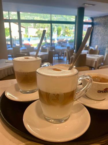 Athos Hotel in وسط مدينة ريفا ديل جاردا Athos Hotel in وسط مدينة ريفا ديل جاردا