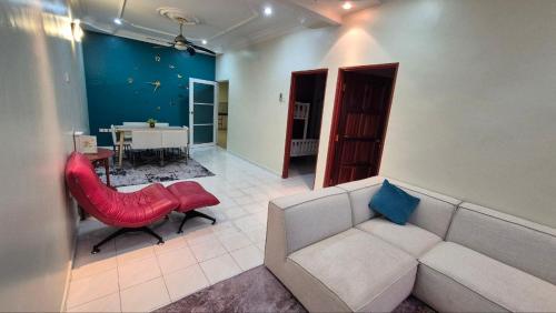 m² Talo alueella Jasin, 3 makuuhuone(tta), 3 yksityistä kylpyhuone(tta) (KT Homestay) in Jasin m² Talo alueella Jasin, 3 makuuhuone(tta), 3 yksityistä kylpyhuone(tta) (KT Homestay) in Jasin