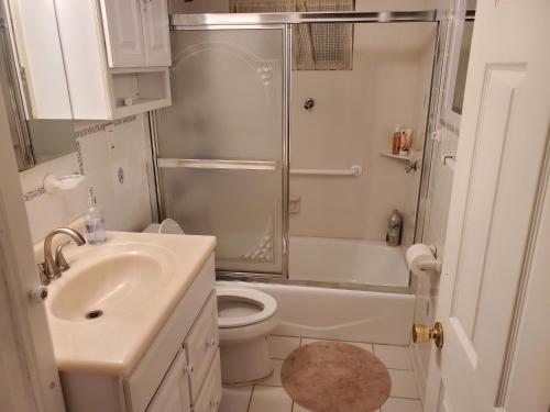 Facilities, Private Room With Twin Bed and Work Station in Burlington Facilities, Private Room With Twin Bed and Work Station in Burlington