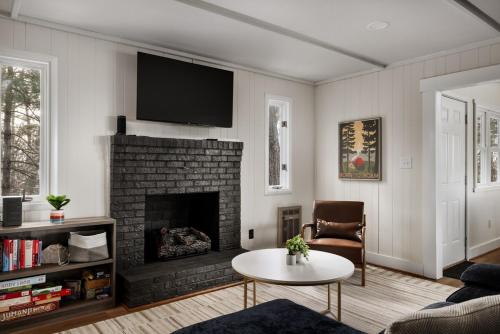 Hygge mountain retreat with stunning views in New Market (VA) Hygge mountain retreat with stunning views in New Market (VA)