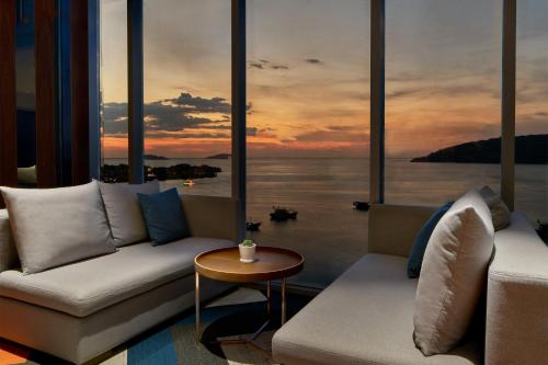 حانة/استراحة, لو ميريديان كوتا كينابالو (Le Méridien Kota Kinabalu) in منطقة الأعمال المركزية حانة/استراحة, لو ميريديان كوتا كينابالو (Le Méridien Kota Kinabalu) in منطقة الأعمال المركزية