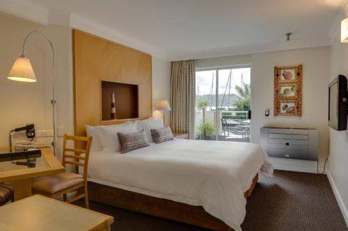 Zwembad, Protea Hotel Knysna Quays in Knysna Zwembad, Protea Hotel Knysna Quays in Knysna