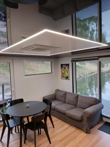 Haus Boat LIBERTY in Biale Blota Haus Boat LIBERTY in Biale Blota