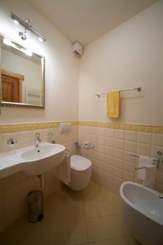 This photo about Hotel Dente Del Gigante shared on HyHotel.com