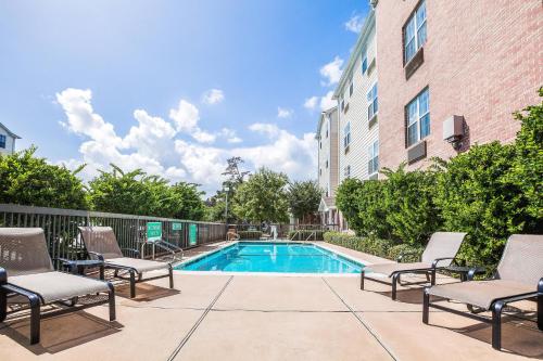 Swimming pool, TownePlace Suites Houston Northwest in Willowbrook Swimming pool, TownePlace Suites Houston Northwest in Willowbrook