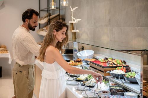 طعام و مشروبات, Myrion Beach Resort & Spa in بلاتانياس طعام و مشروبات, Myrion Beach Resort & Spa in بلاتانياس