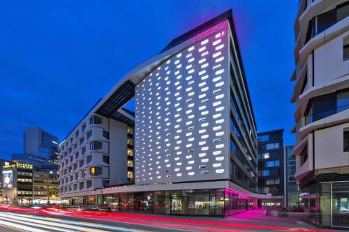 Moxy Frankfurt City Center - image 10