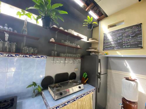 Kitchen, Coliving Bali SWEET HOME Kost Lengkap di Tabanan Kot in Tabanan Kitchen, Coliving Bali SWEET HOME Kost Lengkap di Tabanan Kot in Tabanan