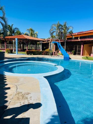Comodo town-house con piscina in Chichiriviche Comodo town-house con piscina in Chichiriviche