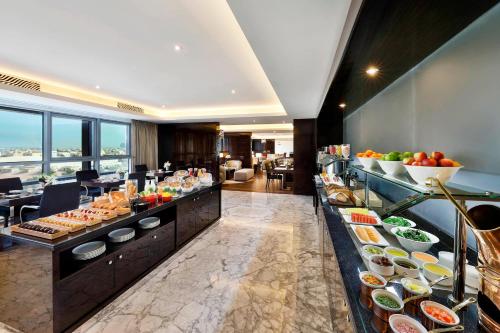 Bar/lounge, Marriott Hotel Al Forsan, Abu Dhabi in Khalifa City Bar/lounge, Marriott Hotel Al Forsan, Abu Dhabi in Khalifa City