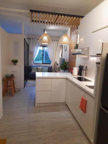 Kitchen, Cali Suite - Nuvali in Canlubang Kitchen, Cali Suite - Nuvali in Canlubang