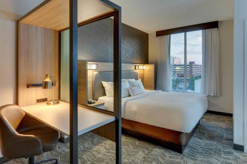 สปริงฮิลล์ สวีท เบอร์มองแฮม ดาวน์ทาวน์ แอท ยูเอบี (SpringHill Suites Birmingham Downtown at UAB) near แบ็ค ฟอร์ตี้ เบียร์ โค. สปริงฮิลล์ สวีท เบอร์มองแฮม ดาวน์ทาวน์ แอท ยูเอบี (SpringHill Suites Birmingham Downtown at UAB) near แบ็ค ฟอร์ตี้ เบียร์ โค.
