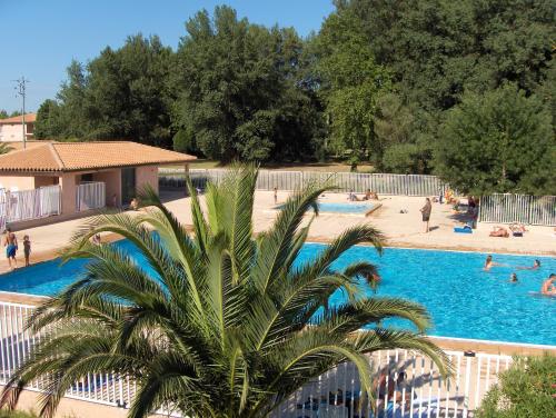 游泳池, Lagrange Grand Bleu Vacances – Résidence Les Pierres de Jade (Lagrange Grand Bleu Vacances – Residence Les Pierres de Jade) in 聖西普里安 游泳池, Lagrange Grand Bleu Vacances – Résidence Les Pierres de Jade (Lagrange Grand Bleu Vacances – Residence Les Pierres de Jade) in 聖西普里安