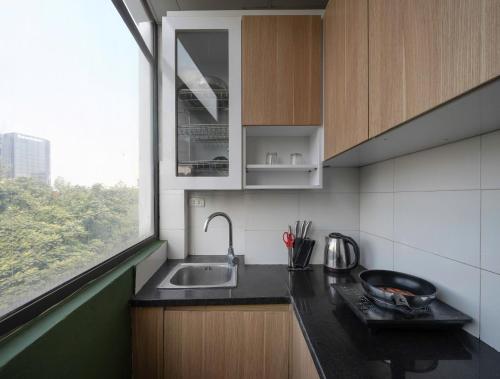 Kitchen, Luxe Paradise Residence Đông Tác near Vietnamese Air Force Museum Kitchen, Luxe Paradise Residence Đông Tác near Vietnamese Air Force Museum