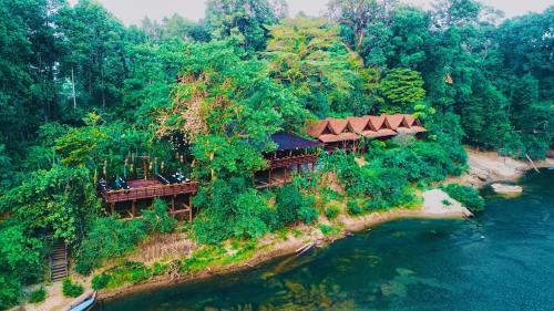 レストラン, サラ コンロ― ロッジ (Spring River Resort) in コウンカム レストラン, サラ コンロ― ロッジ (Spring River Resort) in コウンカム