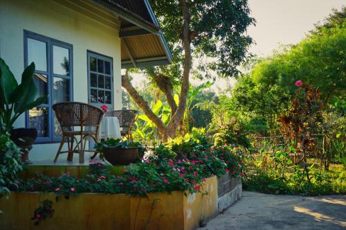 Exterior view, ComeOn Stay&Sleep Chiang Rai – Farmstay & Bistro in Mae Chan Exterior view, ComeOn Stay&Sleep Chiang Rai – Farmstay & Bistro in Mae Chan
