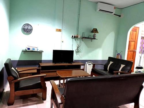 Super Fully Furnished House next to airport - peaceful, leisure and quite in Langkawi aeroport Super Fully Furnished House next to airport - peaceful, leisure and quite in Langkawi aeroport