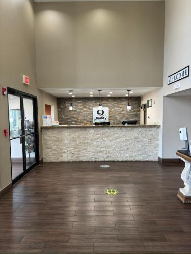 Quality Inn & Suites Pine Bluff in Pine Bluff (AR) Quality Inn & Suites Pine Bluff in Pine Bluff (AR)