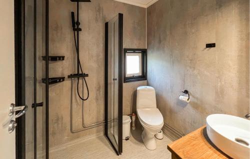 Bathroom, 1 Bedroom Amazing Apartment In Øyer in Oyer Bathroom, 1 Bedroom Amazing Apartment In Øyer in Oyer