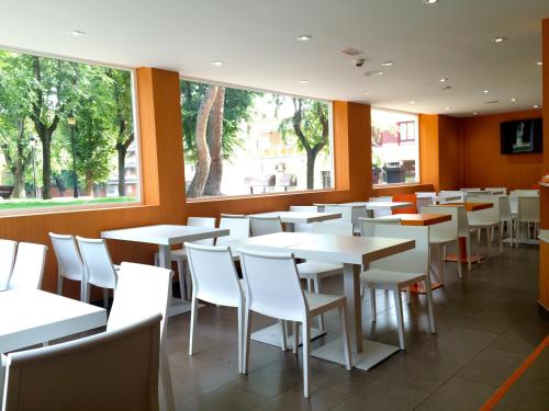 Létesítmények, Hotel Indiana in Pinto Létesítmények, Hotel Indiana in Pinto