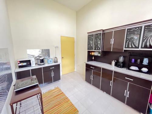 Casa di m² con 2 camera(e) e 2 bagno(i) privato(i) in zona Beseri (Musafir Homestay) in Beseri Casa di m² con 2 camera(e) e 2 bagno(i) privato(i) in zona Beseri (Musafir Homestay) in Beseri