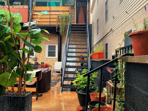 BRICK CITY VILLA! 20 minutes from NYC in Harrison (NJ) BRICK CITY VILLA! 20 minutes from NYC in Harrison (NJ)