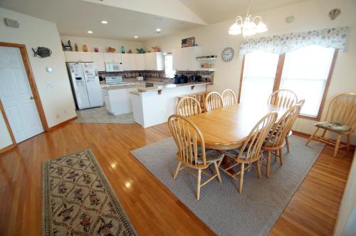 KH4004- Paradise in Kitty Hawk (NC) KH4004- Paradise in Kitty Hawk (NC)