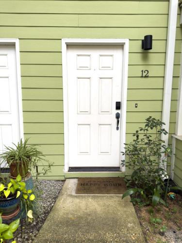 Downtown Ocean Springs 2 bedroom 2.5 bath with garage in Ocean Springs (MS) Downtown Ocean Springs 2 bedroom 2.5 bath with garage in Ocean Springs (MS)