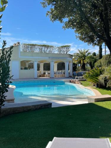 Villa Rosana, 8p, large private pool, Frejus in Cais Villa Rosana, 8p, large private pool, Frejus in Cais