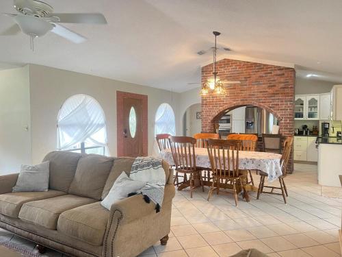 Poolside Family Retreat-Near the Springs! in Ocklawaha Poolside Family Retreat-Near the Springs! in Ocklawaha