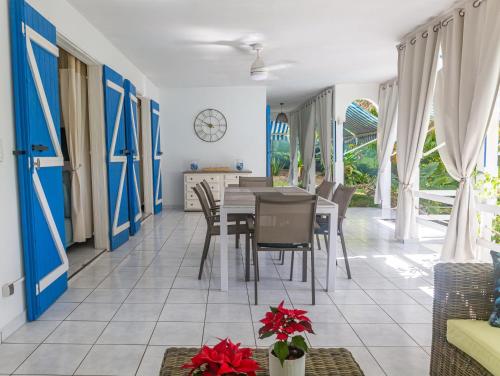 LE DIAMANT BLEU in سانت آني LE DIAMANT BLEU in سانت آني