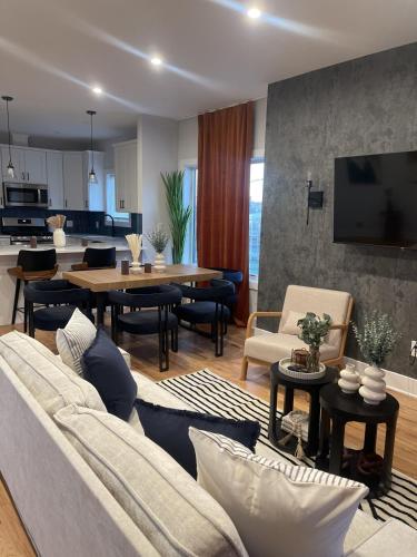 4br 5ba 4 Car Parking Bonus Rm and Back Yard in Χάρρισον 4br 5ba 4 Car Parking Bonus Rm and Back Yard in Χάρρισον