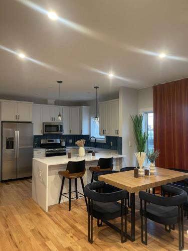 4br 5ba 4 Car Parking Bonus Rm and Back Yard in Χάρρισον 4br 5ba 4 Car Parking Bonus Rm and Back Yard in Χάρρισον