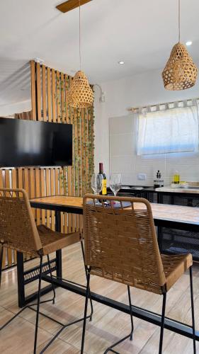 Shared lounge/TV area, Departamento con Pileta camino a Canon del Atuel San Isidro Pleno in San Rafael Shared lounge/TV area, Departamento con Pileta camino a Canon del Atuel San Isidro Pleno in San Rafael