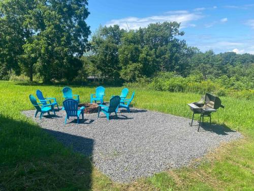 Garden, Riverview Bliss in Beautiful Home in Port Ontario (NY) Garden, Riverview Bliss in Beautiful Home in Port Ontario (NY)