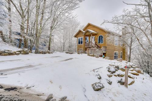 2 Mi to Ski Resort Beech Mtn Home with Fire Pit! in بانر الك 2 Mi to Ski Resort Beech Mtn Home with Fire Pit! in بانر الك