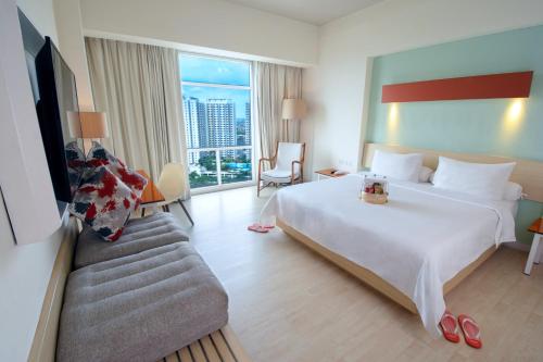 HARRIS Hotel & Conventions Bekasi in Bekasi HARRIS Hotel & Conventions Bekasi in Bekasi