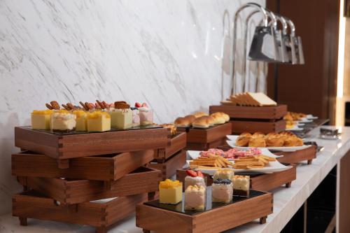 Food and beverages, Hampton by Hilton Changsha Wuyi Square in Kaifu Food and beverages, Hampton by Hilton Changsha Wuyi Square in Kaifu