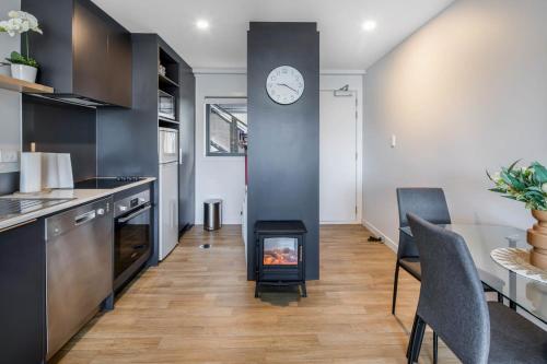 Newtown Tranquility Spacious 2-Bedroom Apartment in นิวทาวน์ Newtown Tranquility Spacious 2-Bedroom Apartment in นิวทาวน์