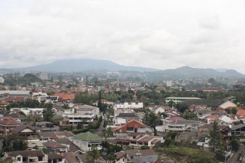 Surrounding environment, Amaris Hotel Setiabudhi near Karang Setra Waterpark Surrounding environment, Amaris Hotel Setiabudhi near Karang Setra Waterpark