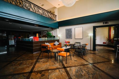 ล็อบบี้, คิงส์ตัน โฮเทล 9 @ จองเกอร์ สตรีท มะละกา (Kingston Hotel 9 @ Jonker Street Malacca) near พิพิธภัณฑ์วัฒนธรรมเชงโฮ ล็อบบี้, คิงส์ตัน โฮเทล 9 @ จองเกอร์ สตรีท มะละกา (Kingston Hotel 9 @ Jonker Street Malacca) near พิพิธภัณฑ์วัฒนธรรมเชงโฮ