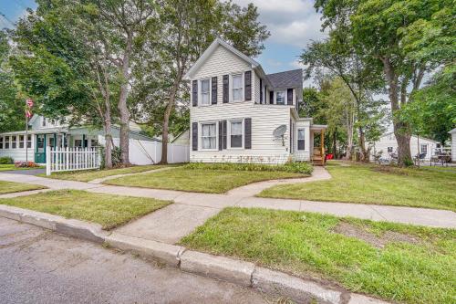 Charming Glens Falls Retreat Near Downtown! in Glens Falls (NY) Charming Glens Falls Retreat Near Downtown! in Glens Falls (NY)
